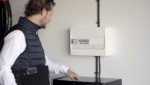 Raymond har allt för din solcellsanläggning. Med hjälp av ett batteri kan du även lagra solenergin till din fastighet. 
