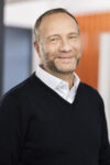Sören Erlandsson är säljare hos Raymond och expert inom solenergi och solceller. 
