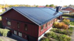 Raymond har installerat solceller på en av Svenska kyrkas fastigheter.