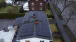 Raymond installerar solceller i hela Sverige. 